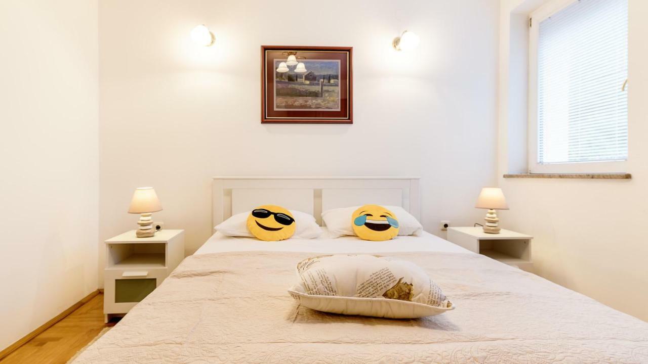 Central Apartment Smiley - Free Parking Záhřeb Exteriér fotografie