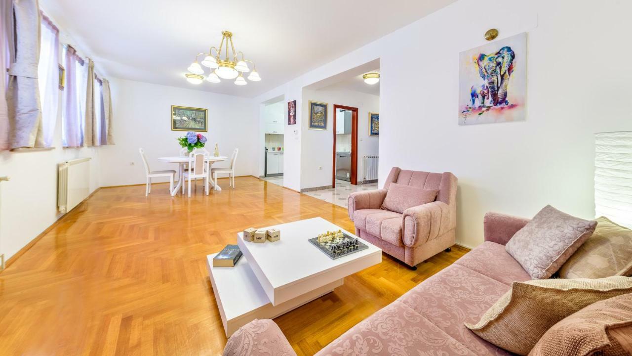 Central Apartment Smiley - Free Parking Záhřeb Exteriér fotografie