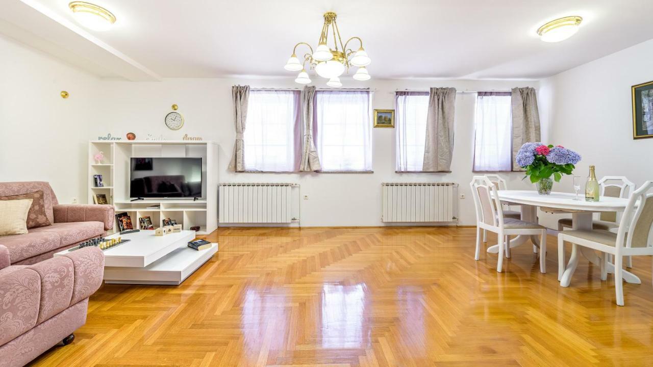 Central Apartment Smiley - Free Parking Záhřeb Exteriér fotografie