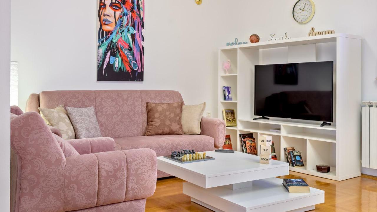 Central Apartment Smiley - Free Parking Záhřeb Exteriér fotografie